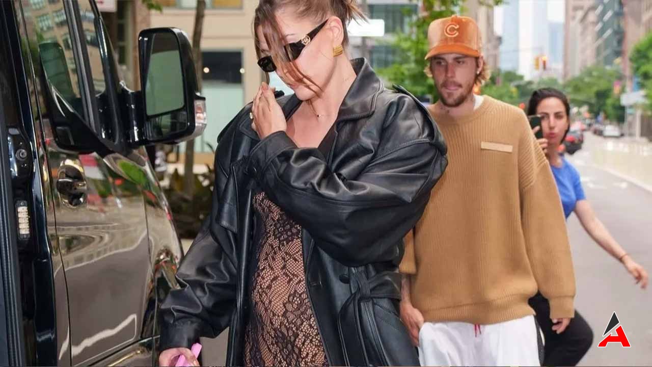 Hailey Bieber Karnı Burnunda